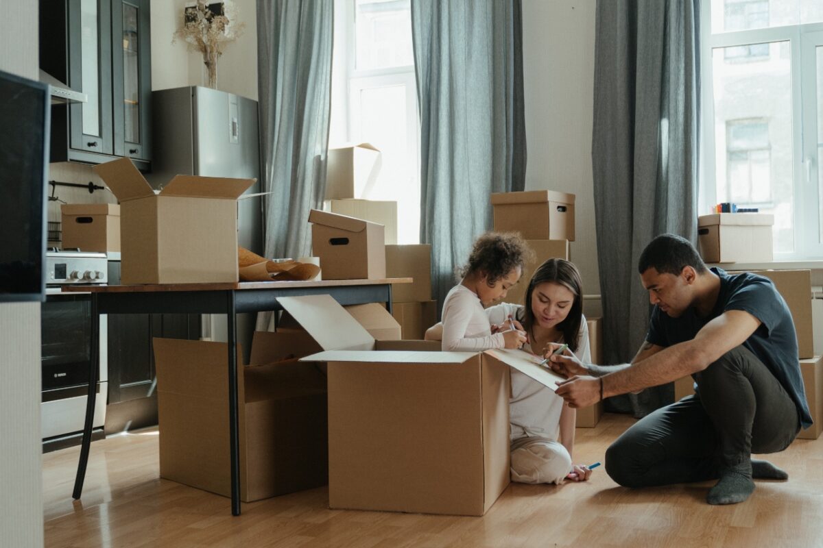 Organizational Tips for Moving Long Distance With Children